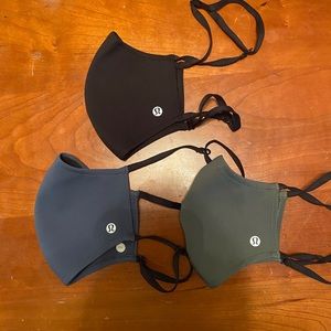 2 Lululemon Masks (blue and green)